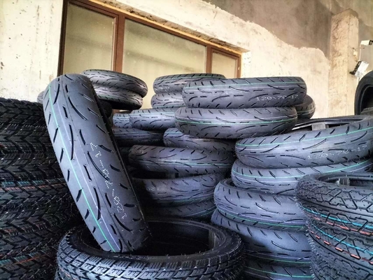 Высокое содержание каучука в шинах и трубах мотоциклов 30%-45% OEM приемлемо 120/70-17