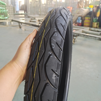 35%-55% Содержание каучука Безтрубные мотоциклетные шины 80/90-17 с и OEM Приемлемо