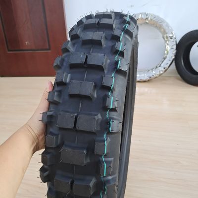 Мотоциклетная шина 140/80-18 с черным дизайном и рейтингом 6PR/8PR