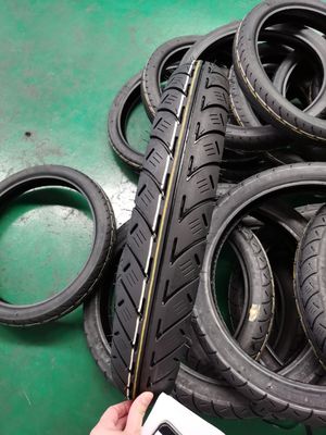 16 дюймовые шины мотоциклов с глубокими узорами для долговечной производительности 3,2 кг