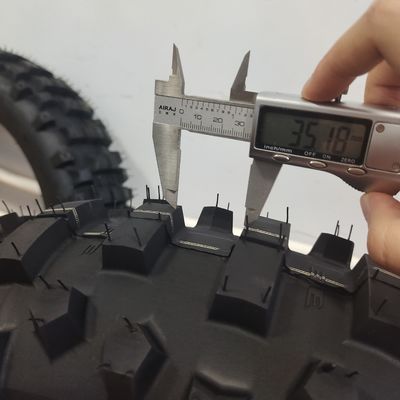 140/80/18 140/80 r18 Мотоциклетная шина для рынка Южной Америки 150 км/ч Скорость