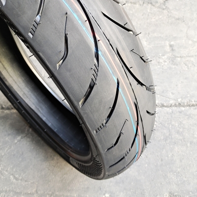 6pr/8pr Мотоциклетная безтрубная шина 140/70-17 с OEM приемлемым и Ply Rating 6pr/8pr