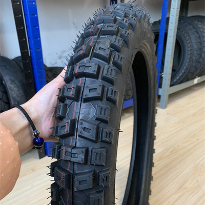 5000 штук в день Maxxis Мотоциклетные шины для Bajaj Boxer 300-17 Содержание каучука 35%-55%