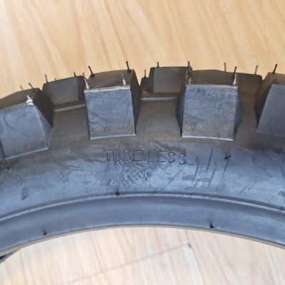 Мотоциклетная шина 110/90-18 8PR для Венесуэлы Содержание черной резины 35%-55%