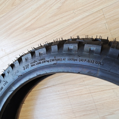 90/90-18 TT Мотоциклетная шина MT026 Произведена с содержанием натурального каучука 35%-55%