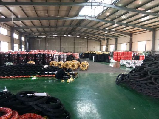 20000 KM Рабочая жизнь Мотоциклетная шина 2.75-17 47 L с дизайном глубокого узора от Maggion