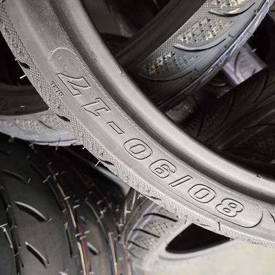 80/90/17 Мотопокрышки 6PR/8PR Покрытие для прочных и надежных характеристик