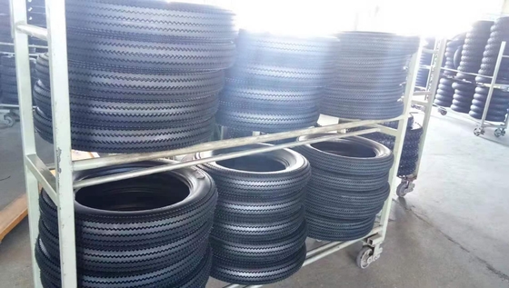 Пилозубная мотоциклетная шина 4.00 x 17 400-17 400/17 с 280kpa воздушным давлением