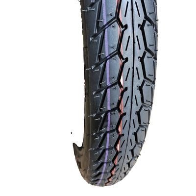 Производственная мощность 5000 штук в день Мотоциклетная шина 70/100-17 без труб для скутеров