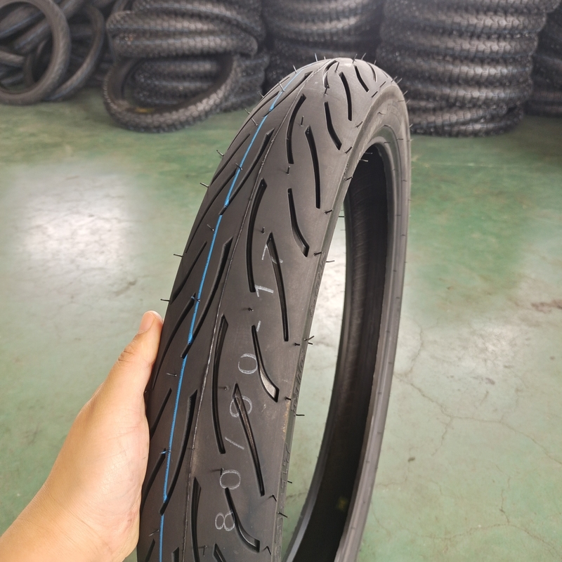 Черная мотоциклетная шина / Llantas de Moto / Neumatico Moto с содержанием каучука 35%-55%