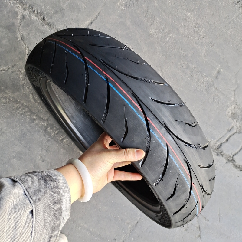 6pr/8pr Мотоциклетная безтрубная шина 140/70-17 с OEM приемлемым и Ply Rating 6pr/8pr