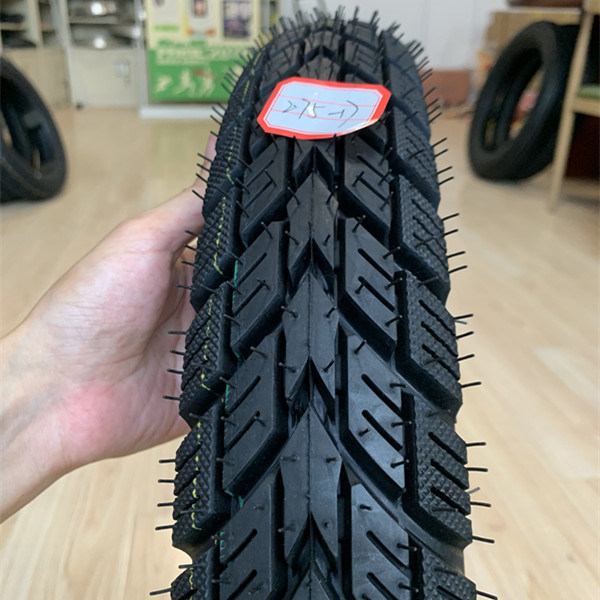 20000 KM Рабочая жизнь Мотоциклетная шина 2.75-17 47 L с дизайном глубокого узора от Maggion