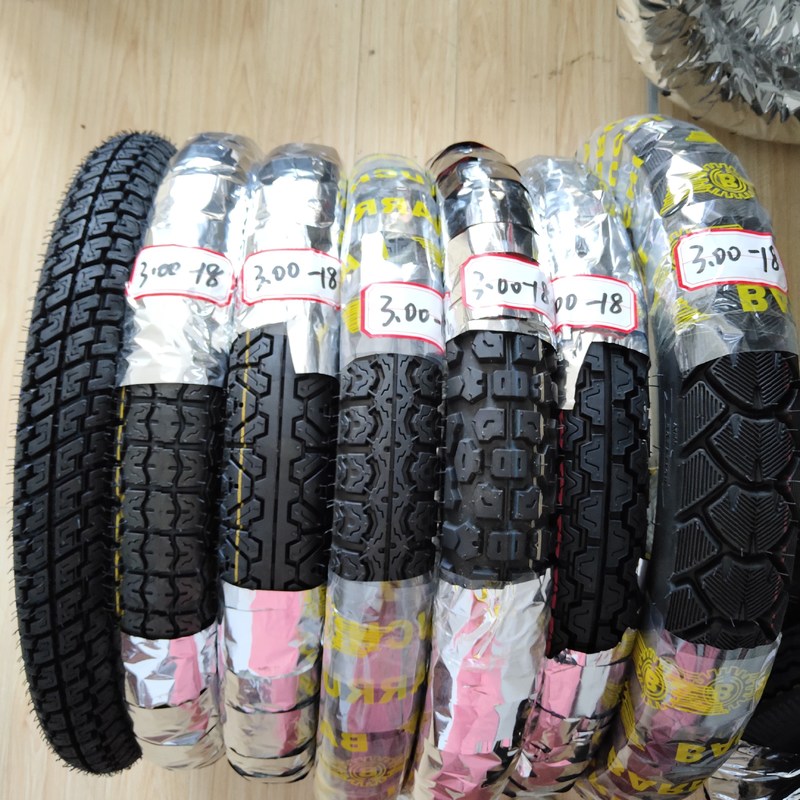 Получите лучшие результаты с 300-18 шинами мотоцикла и прочностью на тягу 10.5